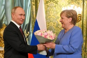 Angela Merkel: Nu-mi voi cere scuze pentru relaţia comercială cu Putin